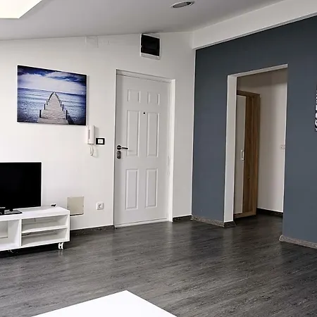 Apartment Ring *